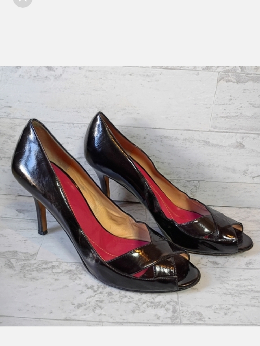 Kate Spade Black Patent Leather Criss Cross Pumk size 8.5